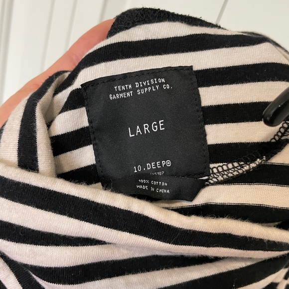 10.Deep Striped Turtleneck - Picture 3 of 5